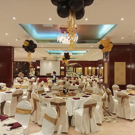 Royal Concorde Hotel & Suite Dubai Bagian luar foto