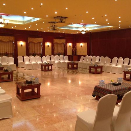 Royal Concorde Hotel & Suite Dubai Bagian luar foto