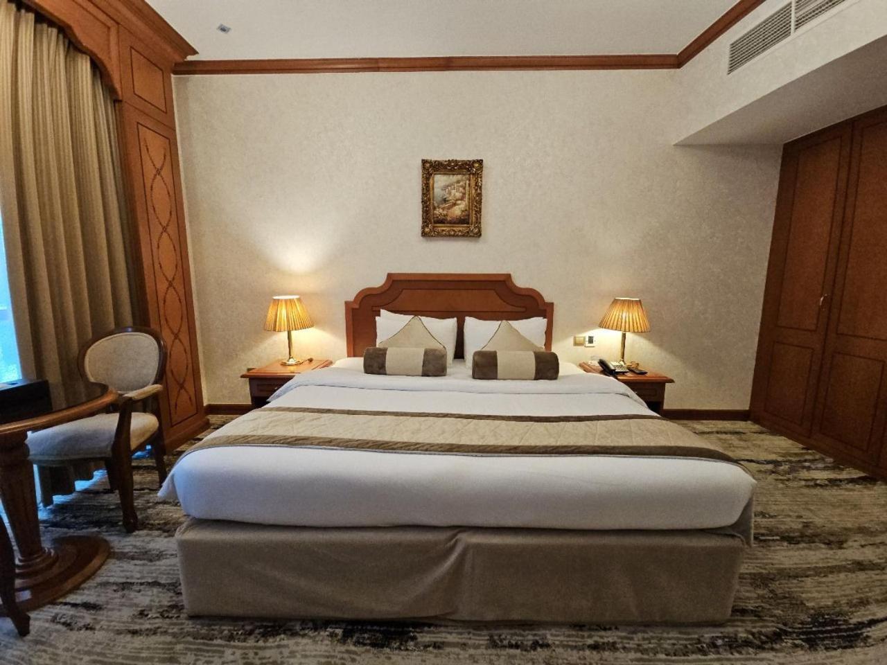Royal Concorde Hotel & Suite Dubai Bagian luar foto