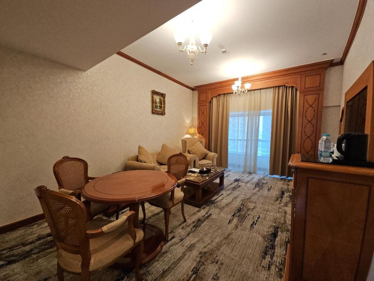 Royal Concorde Hotel & Suite Dubai Bagian luar foto