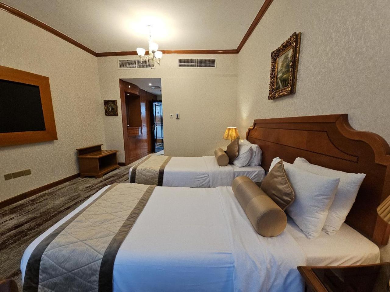 Royal Concorde Hotel & Suite Dubai Bagian luar foto