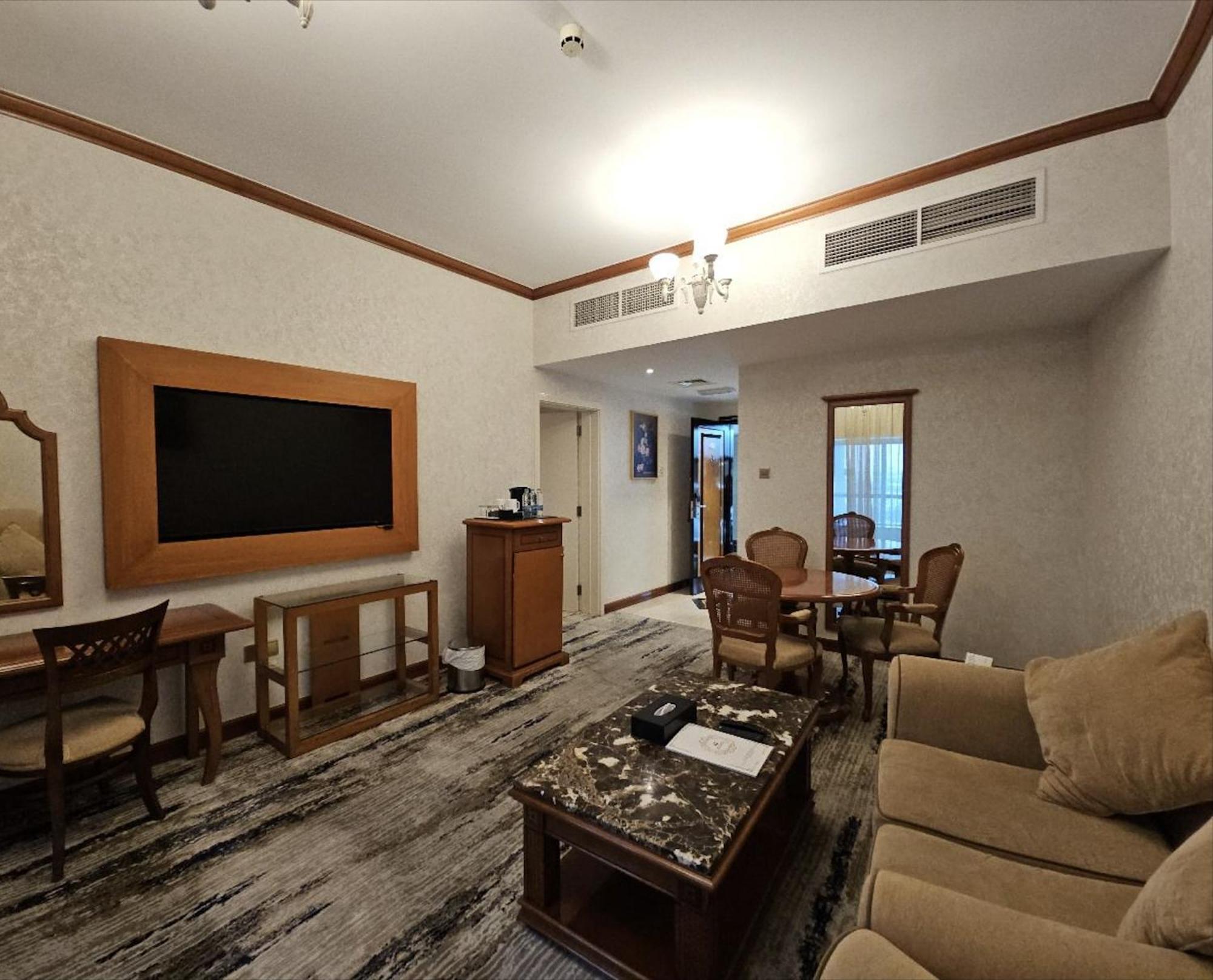 Royal Concorde Hotel & Suite Dubai Bagian luar foto