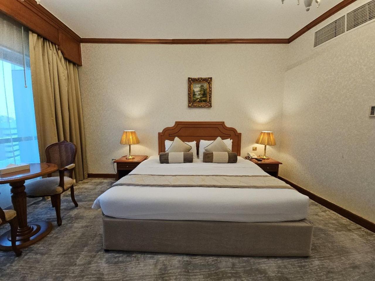 Royal Concorde Hotel & Suite Dubai Bagian luar foto