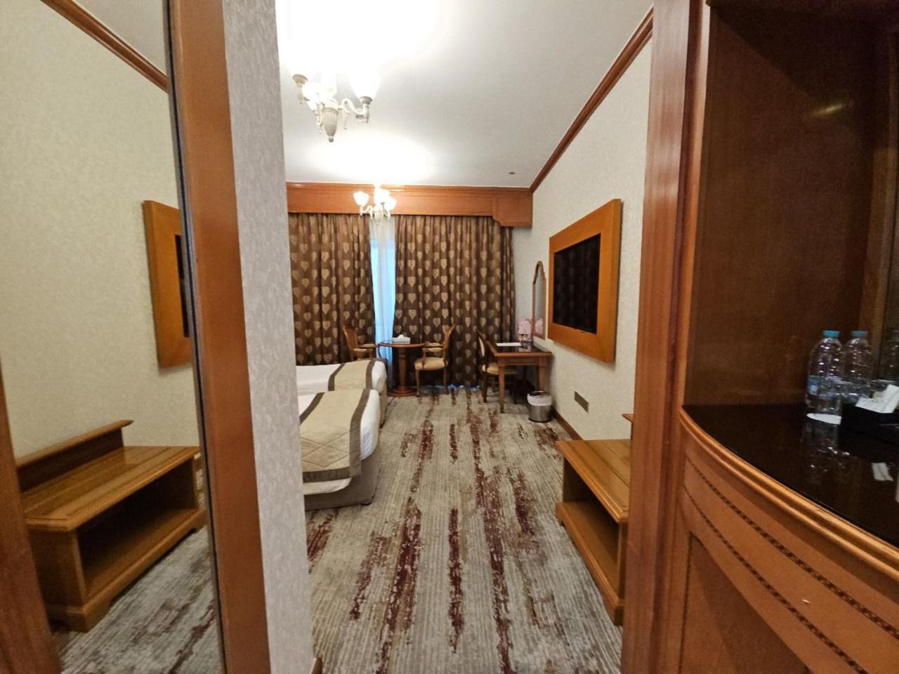 Royal Concorde Hotel & Suite Dubai Bagian luar foto